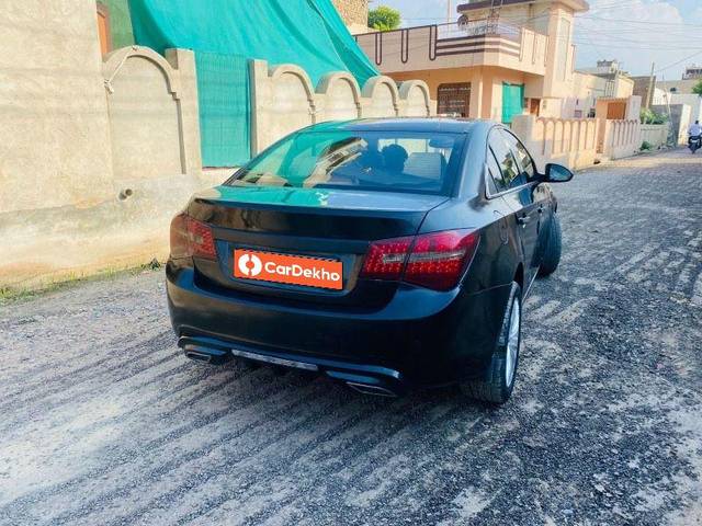 https://images10.gaadi.com/usedcar_image/3574466/original/processed_ed40d262-016b-443b-8fe7-b719bf34b9eb.jpeg?imwidth=6401