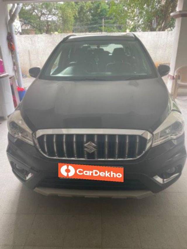 https://images10.gaadi.com/usedcar_image/3574923/original/processed_604291fc-bcca-490b-b25d-7f39bc41422b.jpeg?imwidth=6400
