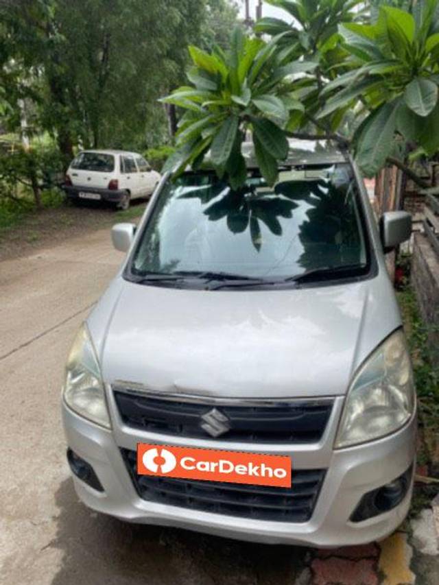 https://images10.gaadi.com/usedcar_image/3575169/original/processed_f2879549-f27b-417a-adc8-cc5423e31bcb.jpeg?imwidth=6400