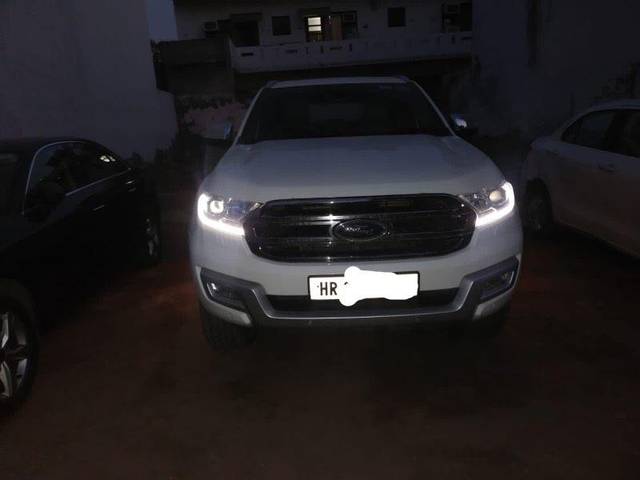 https://images10.gaadi.com/usedcar_image/3575200/original/processed_c0998012-6db1-48be-ba2f-ac9b3fc62da6.jpeg?imwidth=6400