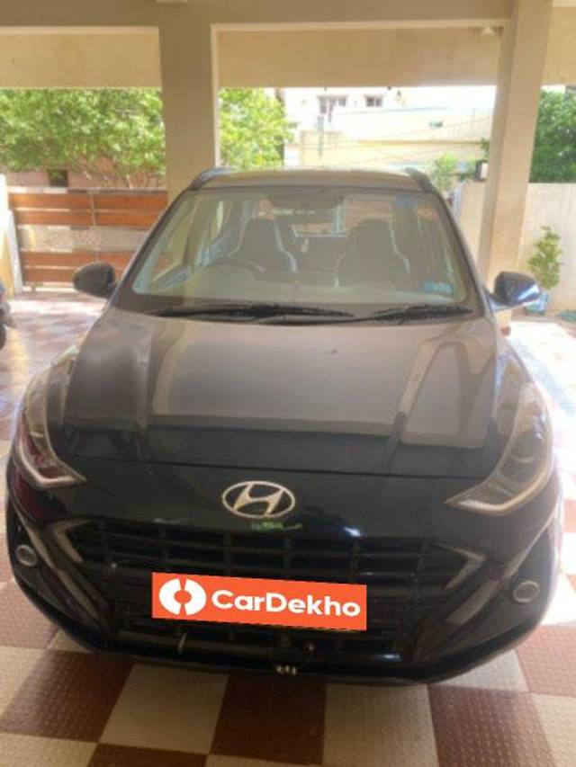 https://images10.gaadi.com/usedcar_image/3575279/original/processed_e3e9e4b4-931b-4063-83a5-b0e85184c7e3.jpg?imwidth=6402