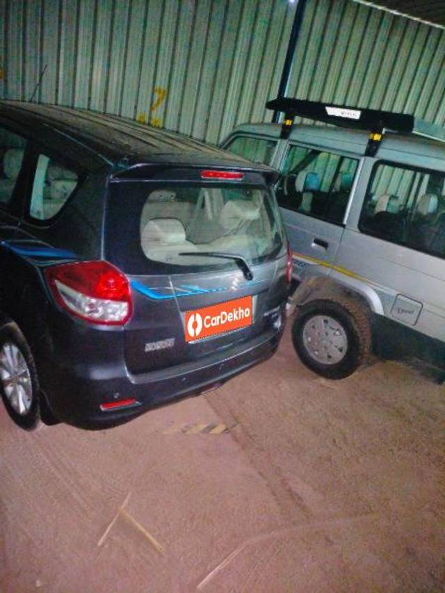 https://images10.gaadi.com/usedcar_image/3575289/original/processed_434b3dec-c3a4-4cf5-9a6b-e685ca48e6e1.jpg?imwidth=6401