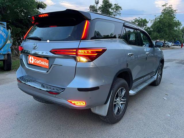 https://images10.gaadi.com/usedcar_image/3575370/original/processed_img2869140__used_car_2869140_1694669991.jpg?imwidth=6402