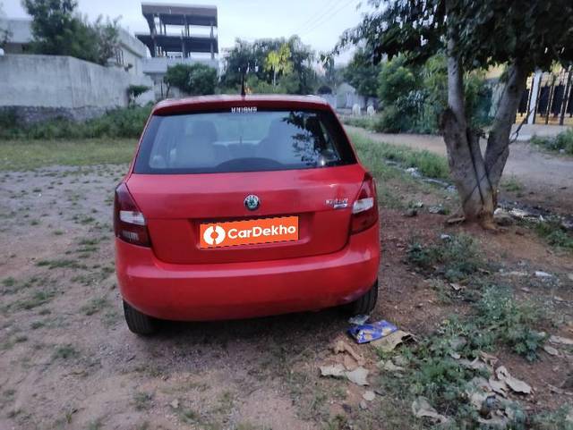 https://images10.gaadi.com/usedcar_image/3575381/original/processed_d666a80d-03fa-47da-b138-a1c9be5eb899.jpg?imwidth=6402