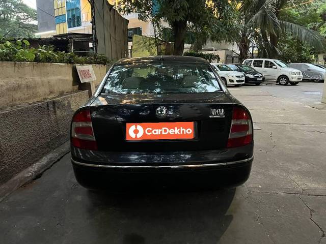 https://images10.gaadi.com/usedcar_image/3575384/original/processed_3d17dd35-1b1b-42da-b153-8b95de923438.jpeg?imwidth=6402