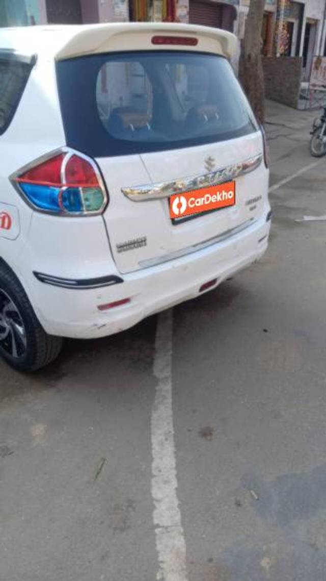 https://images10.gaadi.com/usedcar_image/3575387/original/processed_e369e031-a43f-492c-9863-97a1a618ec59.jpg?imwidth=6401
