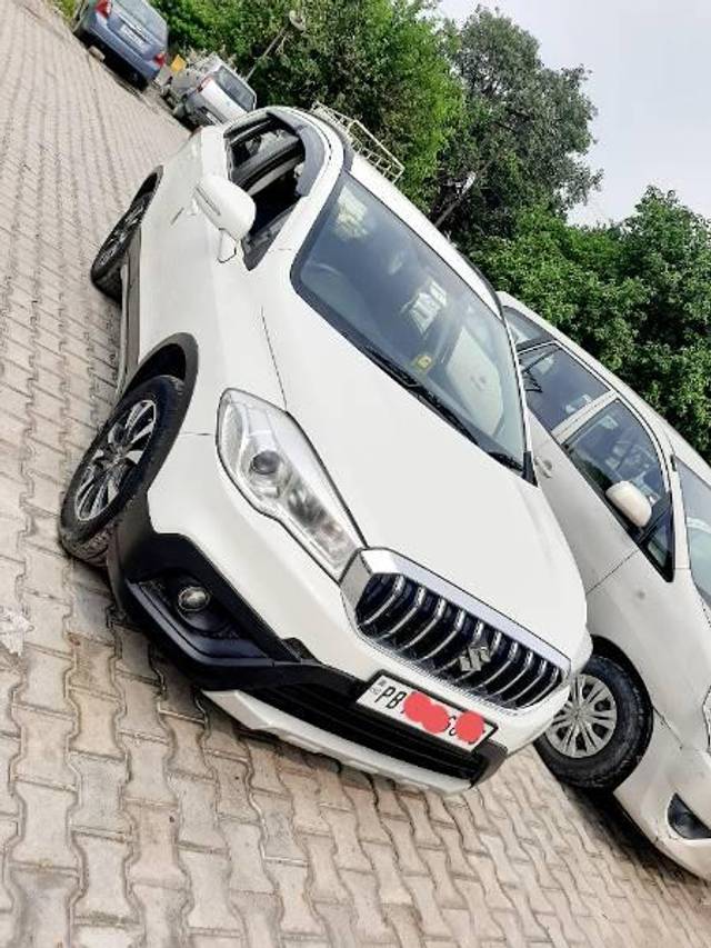 https://images10.gaadi.com/usedcar_image/3575427/original/processed_753eaaad-b2e6-4423-b920-5fdc34a0fd2b.jpg?imwidth=6401