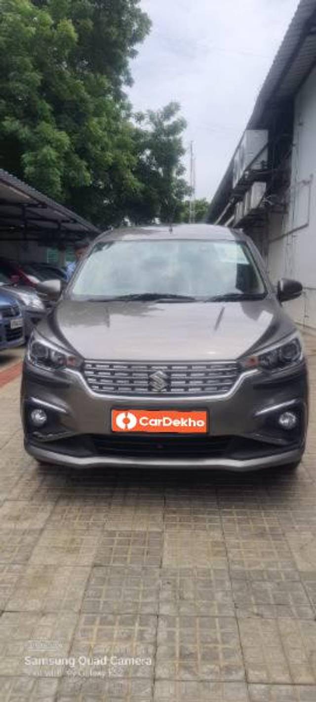 https://images10.gaadi.com/usedcar_image/3575490/original/processed_d51e41ca-91af-408b-9bdd-1cb064780426.jpeg?imwidth=6402