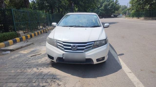 https://images10.gaadi.com/usedcar_image/3575578/original/07__VCC_1785496_94_1694069302.jpg?imwidth=6400