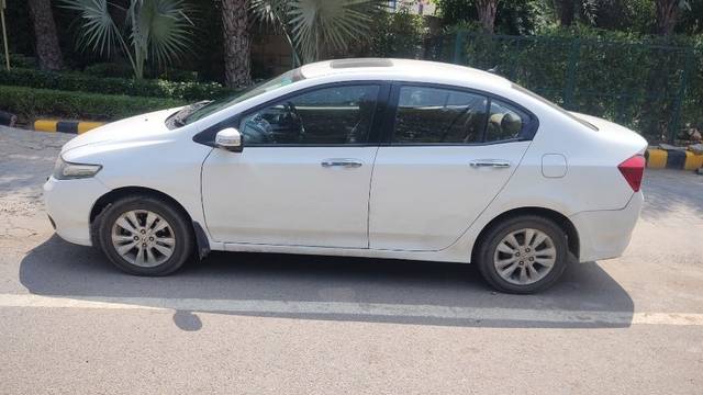 https://images10.gaadi.com/usedcar_image/3575578/original/07__VCC_IMG_1694066216203_1785496_95_1694066426.jpg?imwidth=6401