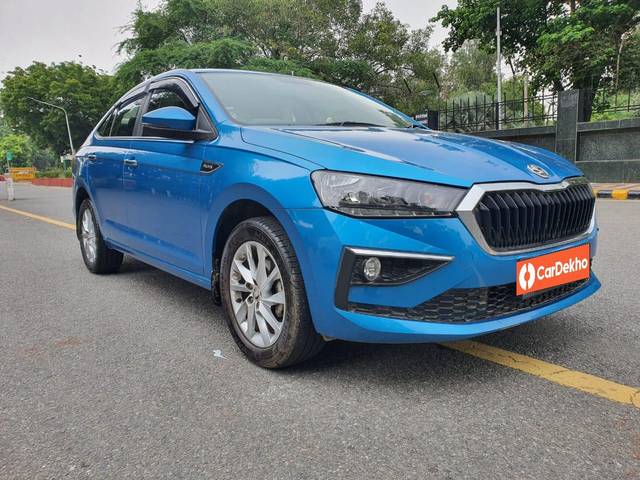 https://images10.gaadi.com/usedcar_image/3575618/original/processed_img2869316__used_car_2869316_1694689084.jpg?imwidth=6400