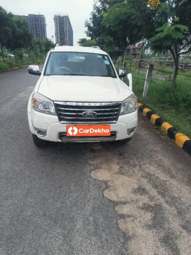 https://images10.gaadi.com/usedcar_image/3575642/original/processed_8b959c0e-f2dd-4f85-803b-baf27f7d30e2.jpg?imwidth=6400