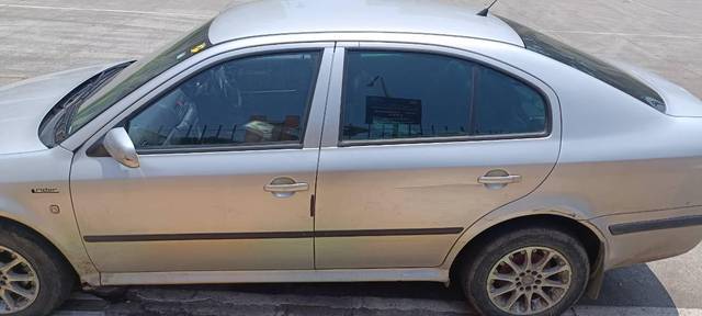 https://images10.gaadi.com/usedcar_image/3575704/original/processed_96c362d2-e064-4c04-865a-96a48686cee6.jpg?imwidth=6402