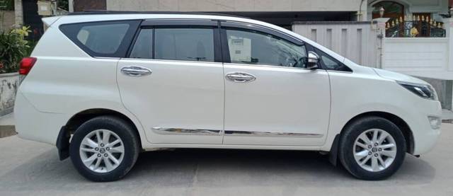 https://images10.gaadi.com/usedcar_image/3575717/original/img2869379__used_car_2869379_1694682538.png?imwidth=6401