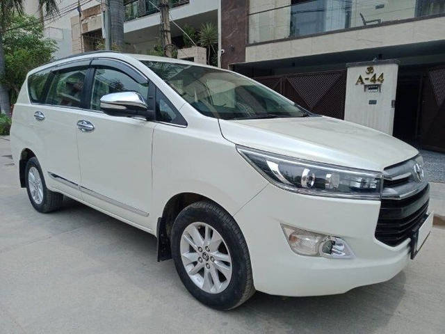 https://images10.gaadi.com/usedcar_image/3575717/original/processed_img2869379__used_car_2869379_1694682529.png?imwidth=6400
