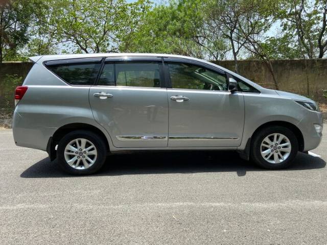 https://images10.gaadi.com/usedcar_image/3575785/original/img2869435__used_car_2869435_1694684314.jpg?imwidth=6401