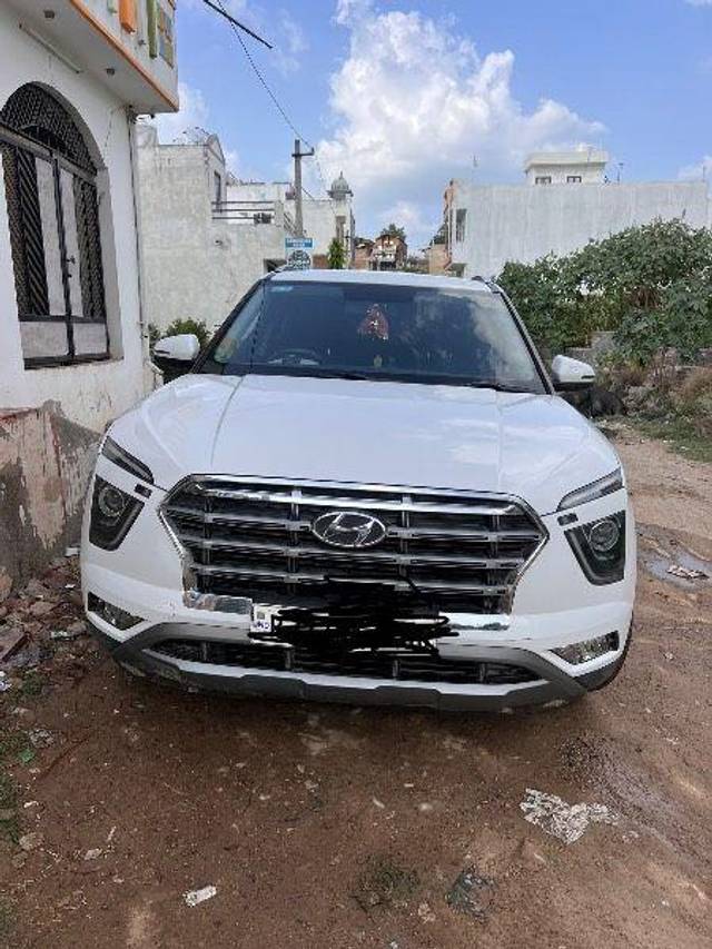 https://images10.gaadi.com/usedcar_image/3575859/original/processed_584cafe3-076f-4c0a-b6ce-569dc0eb7d62.jpeg?imwidth=6400
