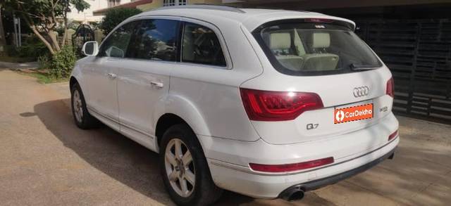 https://images10.gaadi.com/usedcar_image/3575888/original/processed_0f427d0f-7e9d-42a4-b75d-ae065e2939ab.jpg?imwidth=6402