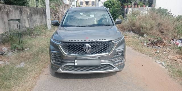 https://images10.gaadi.com/usedcar_image/3575954/original/02__VCC_1782534_94_1694082217.jpg?imwidth=6400