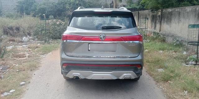 https://images10.gaadi.com/usedcar_image/3575954/original/02__VCC_1782534_96_1694082369.jpg?imwidth=6402