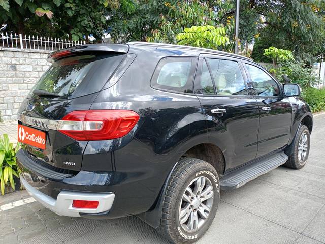 https://images10.gaadi.com/usedcar_image/3575981/original/processed_img2869572__used_car_2869572_1696152653.jpg?imwidth=6401