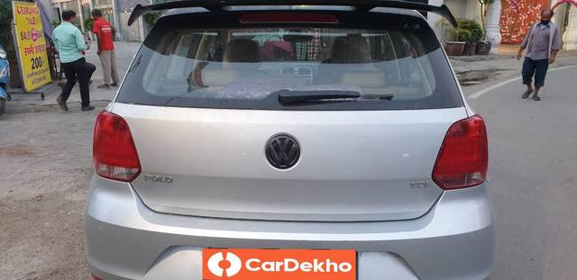 https://images10.gaadi.com/usedcar_image/3576084/original/processed_042d3ced-27e3-4809-8db5-6a1ce2b100ac.jpg?imwidth=6402