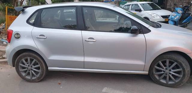 https://images10.gaadi.com/usedcar_image/3576084/original/processed_fe0cf10a-3a5a-400d-94c3-ad8e9aa3b0b0.jpg?imwidth=6401