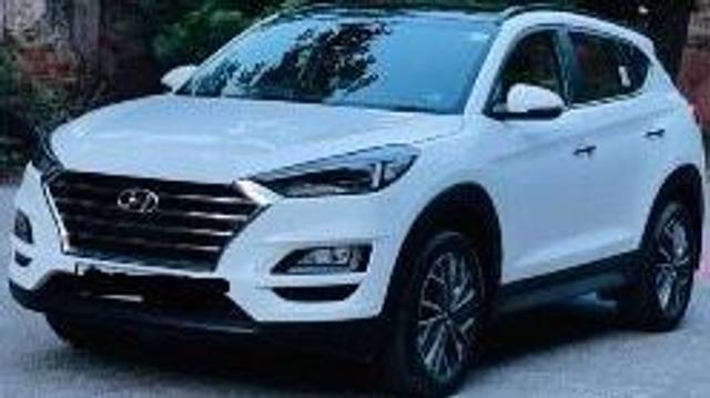 https://images10.gaadi.com/usedcar_image/3576122/original/processed_8092533a-53cb-45c8-bdad-786aeca2c62f.jpeg?imwidth=6401