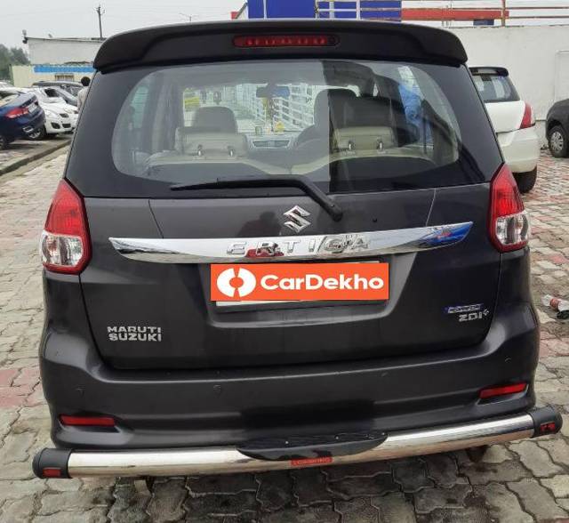 https://images10.gaadi.com/usedcar_image/3576140/original/processed_30023870-661e-4a49-8e92-a14606a42c8a.jpg?imwidth=6402