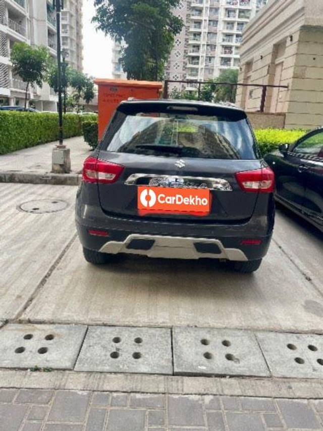 https://images10.gaadi.com/usedcar_image/3576205/original/processed_dc1f3bae-250d-41e5-af0f-bd79f9f09456.jpeg?imwidth=6401