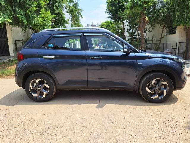 https://images10.gaadi.com/usedcar_image/3576242/original/img2869699__used_car_2869699_1694712856.jpg?imwidth=6401