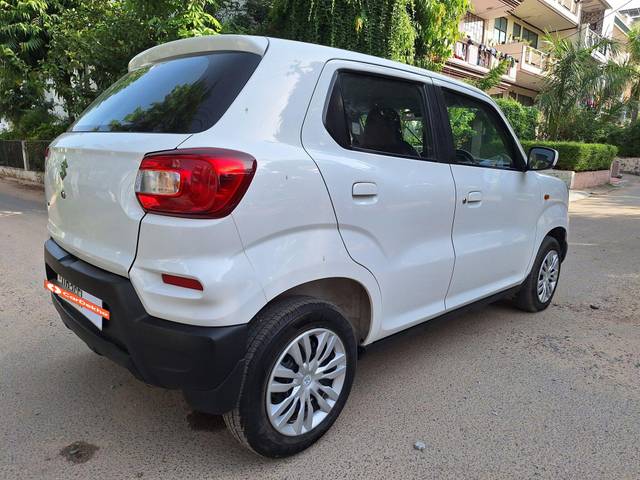 https://images10.gaadi.com/usedcar_image/3576251/original/processed_img2869702__used_car_2869702_1694713764.jpg?imwidth=6402