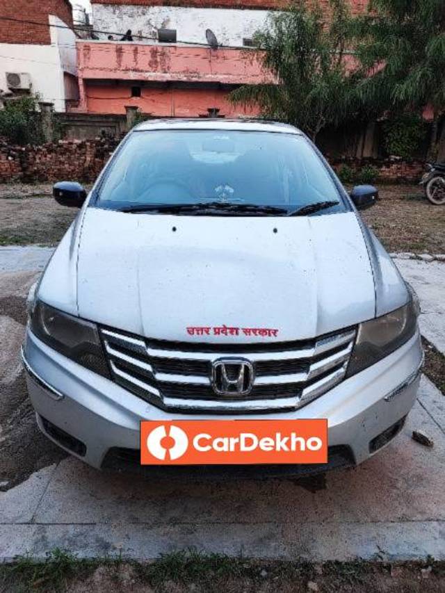 https://images10.gaadi.com/usedcar_image/3576304/original/processed_981381c8-df2e-4e41-ba75-d4cb3ade1e66.jpg?imwidth=6400