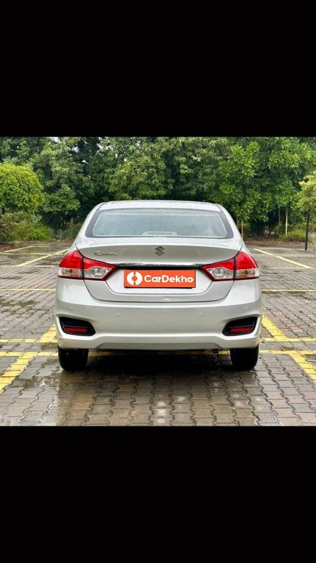 https://images10.gaadi.com/usedcar_image/3576344/original/processed_img2869741__usedcar_whatsappimage2023_09_14at114641pm_1__2869741_1694745464.jpeg?imwidth=6401