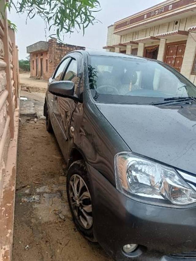 https://images10.gaadi.com/usedcar_image/3576377/original/processed_fcd39a33-9765-4bc9-8756-3809d179b5a9.jpg?imwidth=6401