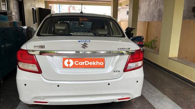 https://images10.gaadi.com/usedcar_image/3576456/original/processed_29e412a1-2cd7-48f3-9d61-9008c07e11b9.jpeg?imwidth=6402