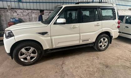 Mahindra Scorpio S11 BSIV Mahindra Scorpio S11 BSIV