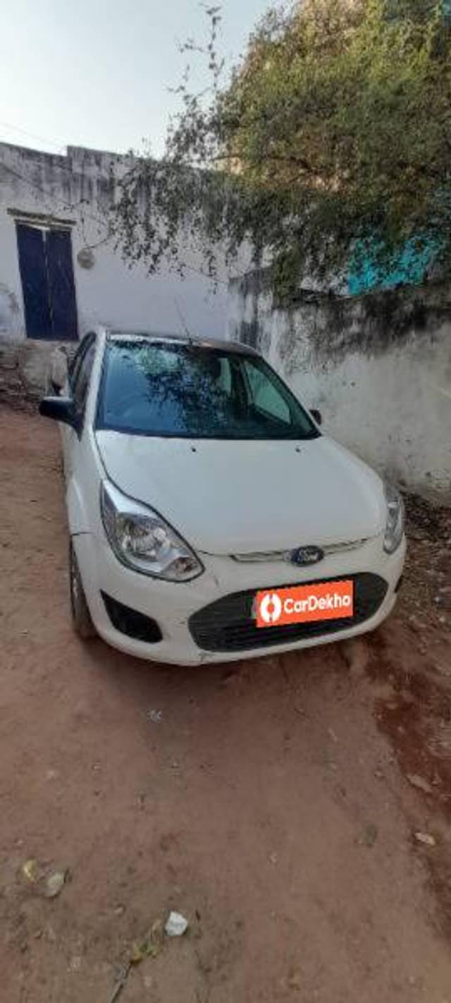 https://images10.gaadi.com/usedcar_image/3576560/original/processed_ded05fec-9a9f-4933-bc46-5c307d9f9661.jpg?imwidth=6400