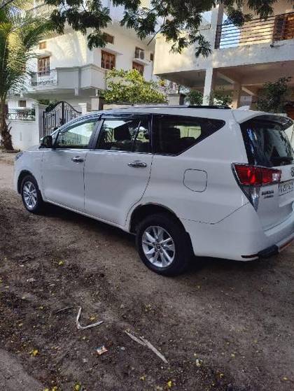 Toyota Innova Crysta 2.4 VX 8 STR Toyota Innova Crysta 2.4 VX 8 STR