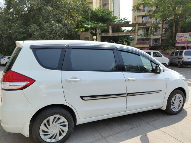 https://images10.gaadi.com/usedcar_image/3576805/original/processed_img2870071__used_car_2870071_1698307659.jpg?imwidth=6402