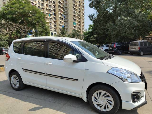 https://images10.gaadi.com/usedcar_image/3576805/original/processed_img2870071__used_car_2870071_1698307662.jpg?imwidth=6401