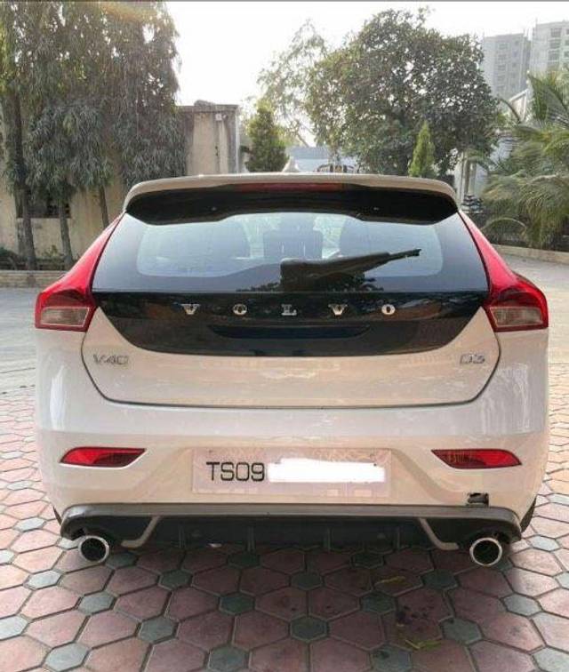 https://images10.gaadi.com/usedcar_image/3576857/original/processed_43f9668a-e540-4777-a0ce-a4cbcb57992e.jpeg?imwidth=6402