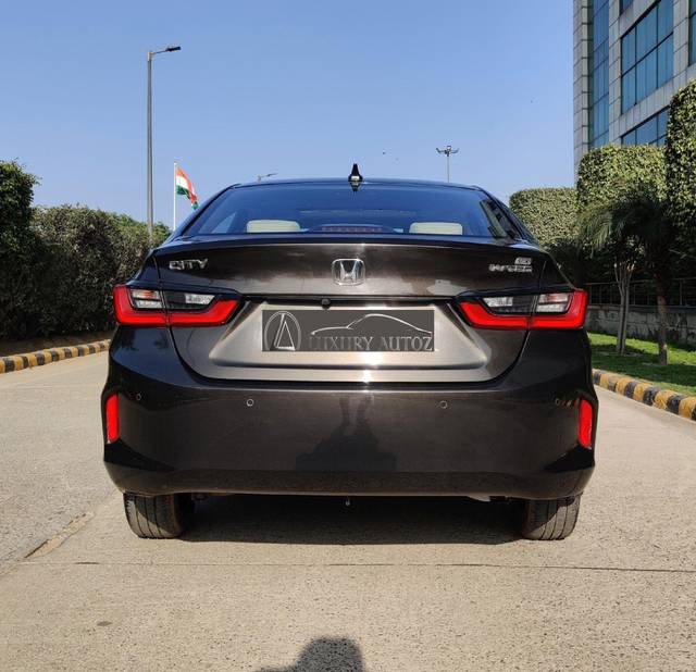https://images10.gaadi.com/usedcar_image/3576906/original/processed_img2870146__used_car_2870146_1694769918.jpg?imwidth=6402