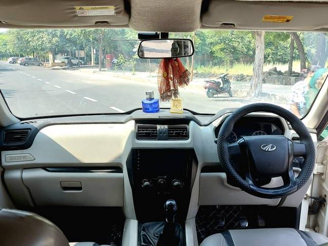 https://images10.gaadi.com/usedcar_image/3576945/original/processed_img2870180__used_car_2870180_1694770906.jpg?imwidth=6402