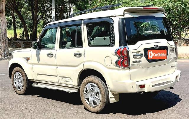 https://images10.gaadi.com/usedcar_image/3576945/original/processed_img2870180__used_car_2870180_1694770915.jpg?imwidth=6401