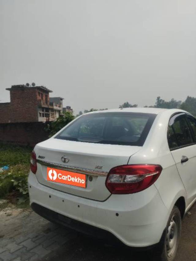 https://images10.gaadi.com/usedcar_image/3576969/original/processed_e59f7a8e-520d-4cf5-9f75-8ecdaa4c3b37.jpg?imwidth=6401