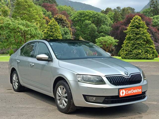 https://images10.gaadi.com/usedcar_image/3577078/original/processed_img2870279__used_car_2870279_1694775824.jpg?imwidth=6400