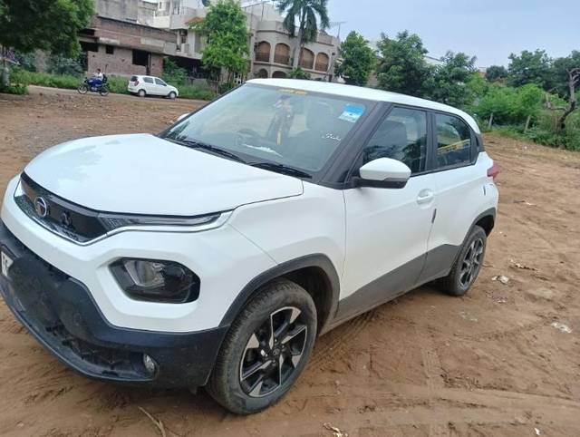 https://images10.gaadi.com/usedcar_image/3577100/original/processed_9fc1e9b4-94f8-4d19-91ef-4e642301d4fc.jpg?imwidth=6401