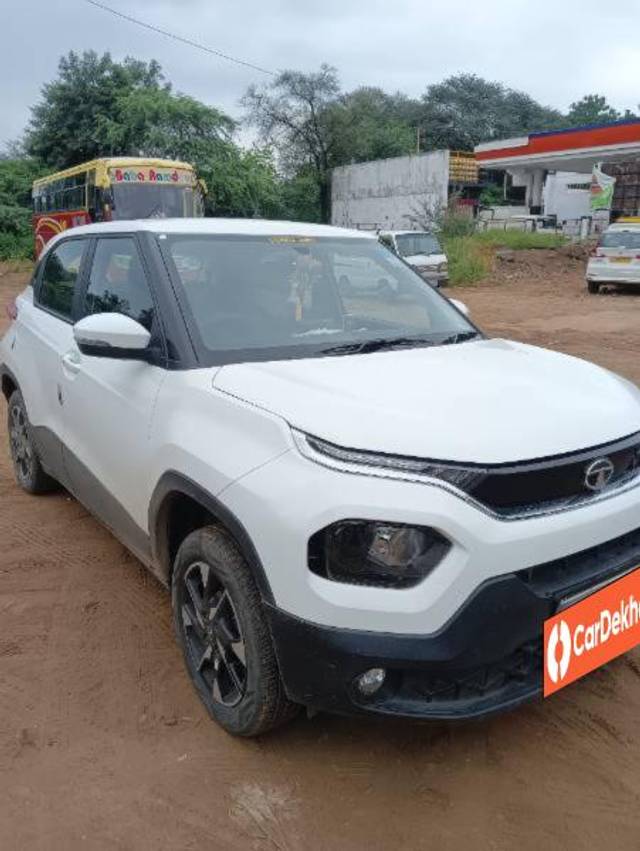 https://images10.gaadi.com/usedcar_image/3577100/original/processed_e62c8b9b-2e54-48a7-8d41-a9bc4ac44b33.jpg?imwidth=6400
