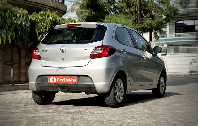 https://images10.gaadi.com/usedcar_image/3577145/original/processed_img2870332__used_car_2870332_1694778089.jpg?imwidth=6402